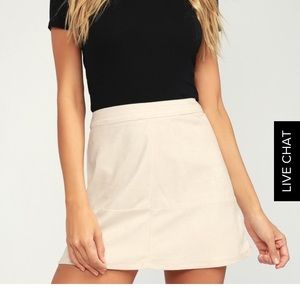 NWT Lulu’s beige suede skirt